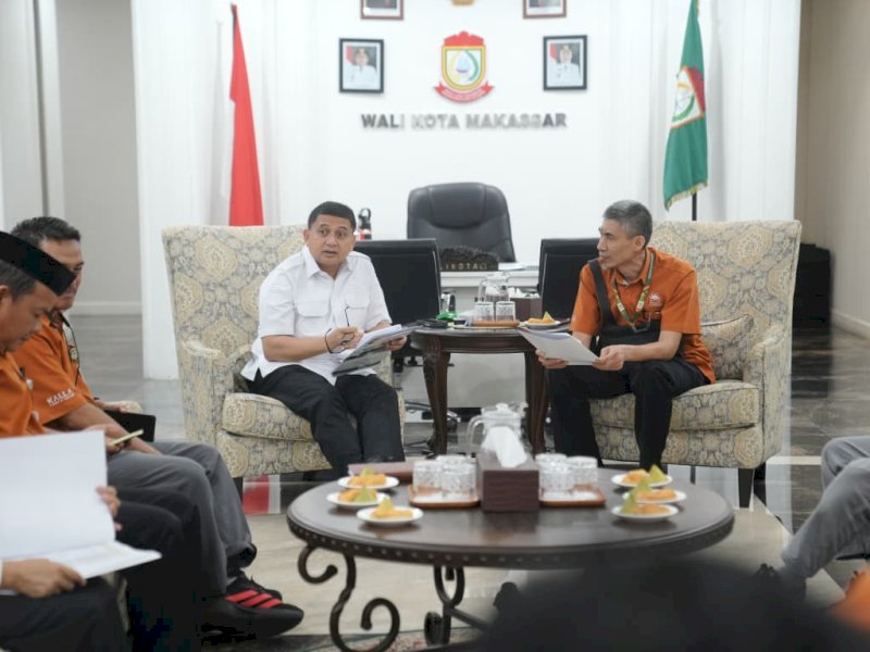 Wali Kota Munafri Arifuddin saat menerima kunjungan tim dari Sekolah Islam Athirah di Kantor Balai Kota Makassar, Rabu (24/9/2025). @Jejakfakta/dok. Humas Pemkot Makassar