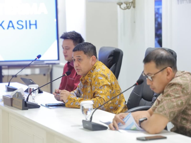 Wali Kota Makassar, Munafri Arifuddin, saat memimpin rapat koordinasi di Balai Kota Makassar, Kamis (25/9/2025). @Jejakfakta/dok. Humas Pemkot Makassar