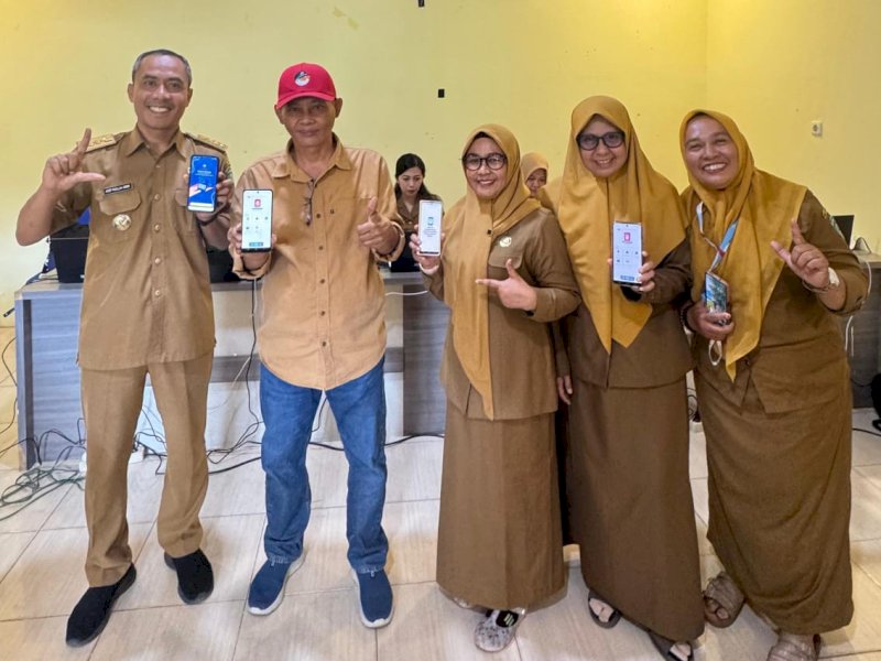 Disdukcapil Kabupaten Luwu Timur kembali mengintensifkan aktivasi IKD di Kecamatan Nuha, Selasa (23/09/2025). @Jejakfakta/dok. ikp-humas/kominfo-sp