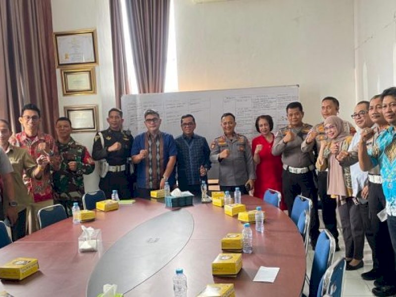Dishub Makassar menggelar rapat koordinasi untuk mengurai permasalahan parkir liar yang marak terjadi di sekitar Mall Panakkukang (MP), khususnya di Jalan Boulevard, Jalan Pengayoman, dan Jalan Adhyaksa,  Kamis (25/9/2025). @Jejakfakta/dok. Istimewa