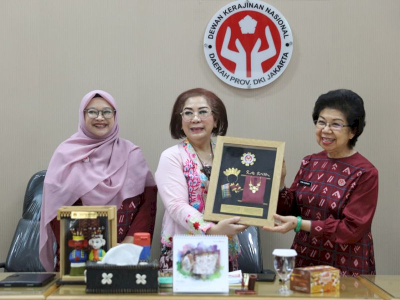Dewan Kerajinan Nasional Daerah (Dekranasda) Kota Makassar melaksanakan kunjungan studi tiru ke Dekranasda Provinsi DKI Jakarta pada Jumat (3/10/2025). @Jejakfakta/dok. Humas Pemkot Makassar
