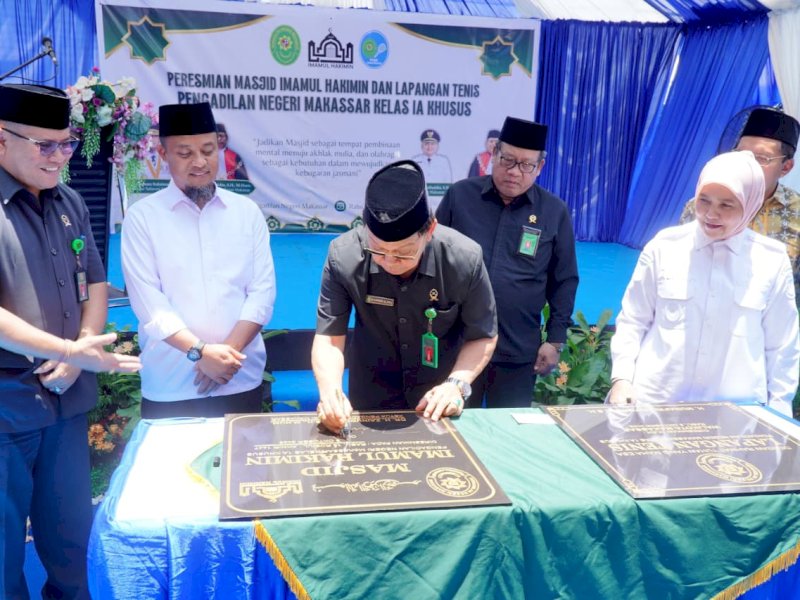 Wakil Wali Kota Makassar, Aliyah Mustika Ilham, menghadiri peresmian Masjid Imamul Hakimin dan Lapangan Tenis di lingkungan Pengadilan Negeri (PN) Makassar Kelas 1A Khusus, Rabu (8/10/2025). @Jejakfakta/dok. Humas Pemkot Makassar