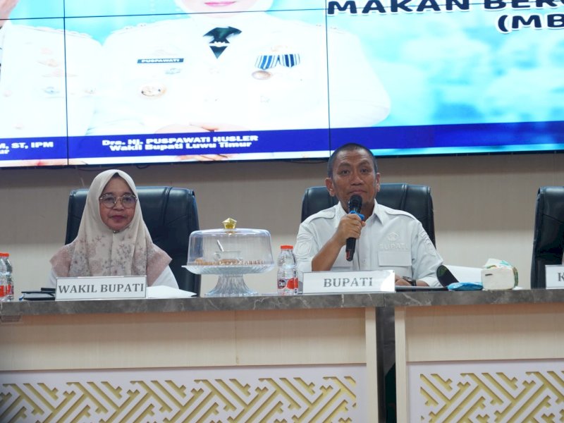 Bupati Irwan Bachri Syam, memimpin Rapat Koordinasi (Rakor)  Program Makan Bergizi Gratis (MBG), di Aula Sasana Praja, Kantor Bupati, Rabu (8/10/2025). @Jejakfakta/dok. Istimewa