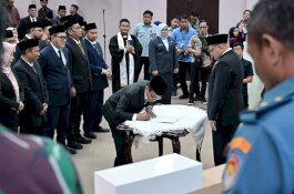 Munafri Tekankan Integritas dan Kolaborasi dalam Pelantikan Direksi dan Dewas BUMD Makassar