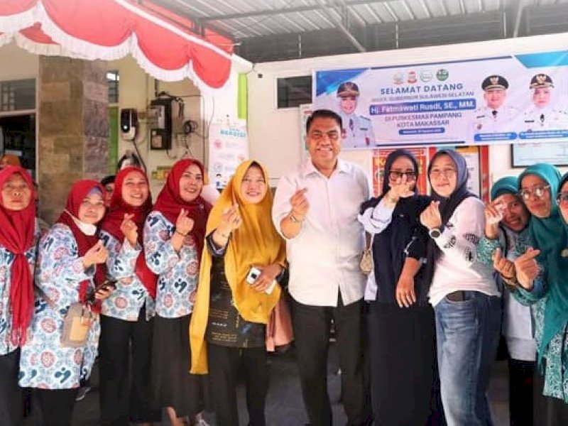 Kepala DPPKB Kota Makassar, Irwan Bangsawan, saat menghadiri peluncuran Gerakan Orang Tua Cegah Stunting  di Puskesmas Pampang, Kelurahan Pampang, Kecamatan Panakkukang, dan akan diterapkan secara bertahap di seluruh wilayah Kota Makassar, Sabtu (2/8/2025). @Jejakfakta/dok. Istimewa