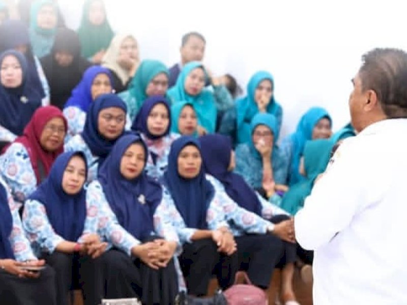 Kepala Dinas Pengendalian Penduduk dan Keluarga Berencana (DPPKB) Kota Makassar, Irwan Bangsawan hadir dalam kegiatan peningkatan kesehatan pasangan usia subur (PUS) yang digelar oleh Pokja IV Tim Penggerak PKK Kota Makassar, di Gedung PKK, Kamis (31/7/2025). @Jejakfakta/dok. Istimewa