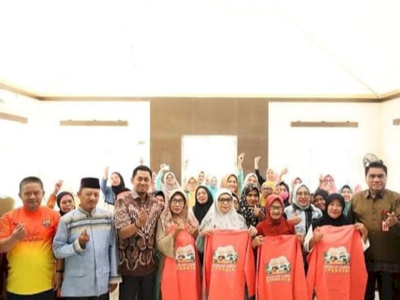 Dinas Pengendalian Penduduk dan Keluarga Berencana (DPPKB) Kota Makassar meresmikan Sekolah Lansia Sipakatau (Sehat, Inspiratif, Produktif, Aktif, Terampil, dan Unggul) di Aula Kecamatan Panakkukang, Jumat (25/7/2025). @Jejakfakta/Istimewa