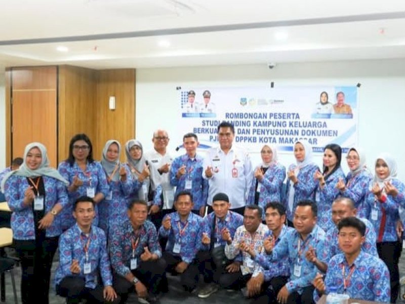 Dinas Pengendalian Penduduk dan Keluarga Berencana (DPPKB) Kota Makassar menerima kunjungan rombongan studi banding dari Dinas PP dan KB Kabupaten Kolaka Timur, Rabu (23/7/2025). @Jejakfakta/dok. Istimewa