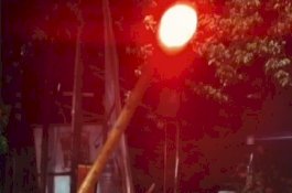 Tiang Traffic Light Roboh Akibat Spanduk Liar, Pelaku Terancam 2 Tahun Penjara