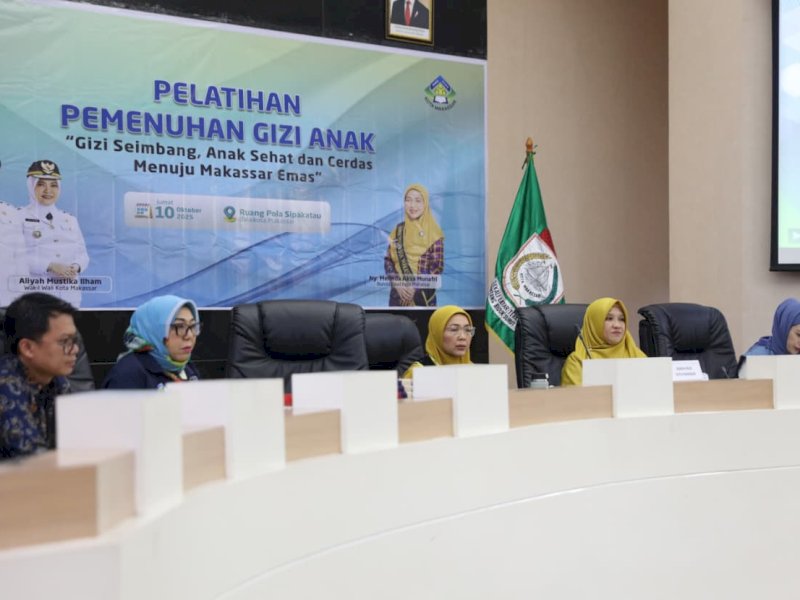 Bunda PAUD Kota Makassar, Melinda Aksa, saat membuka Pelatihan Pemenuhan Gizi Anak yang diselenggarakan oleh Pokja Bunda PAUD Kota Makassar di Ruang Sipakatau, Balai Kota Makassar, Jumat (10/10/2025). @Jejakfakta/dok. Humas Pemkot Makassar 