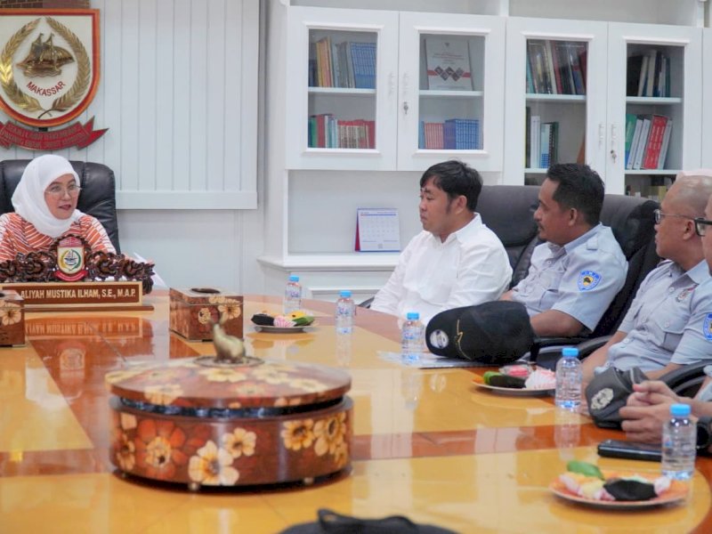Wakil Wali Kota Makassar, Aliyah Mustika Ilham, menerima audiensi dari XMAX Riders Indonesia (XRI) Makassar Chapter di Ruang Wakil Wali Kota, Kantor Wali Kota Makassar, Jumat (10/10/2025). @Jejakfakta/dok. Humas Pemkot Makassar