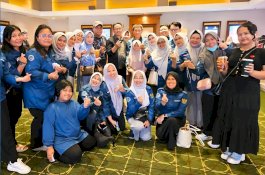 Dinas PPKB Kota Makassar Nobar Film 'Panggil Aku Ayah' Bersama BKKBN Sulsel, Tekankan Peran Keluarga dalam Pembangunan