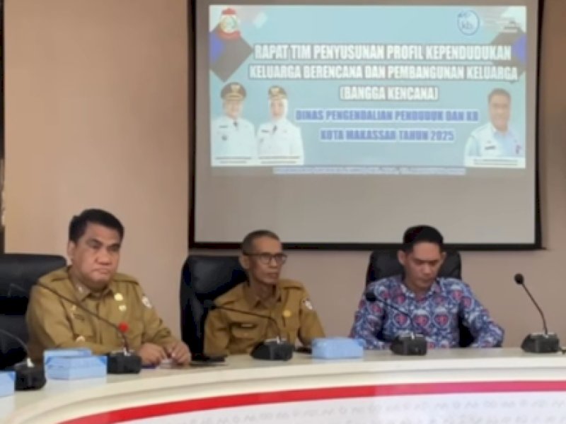 Dinas PPKB Kota Makassar menggelar rapat penyusunan Profil Kependudukan, Keluarga Berencana, dan Pembangunan Keluarga (Bangga Kencana), Ruang Rapat Sipakalebbi Lantai 2 Kantor Wali Kota Makassar, Selasa (12/8/2025). @jejakfaktacom/DPPKB Kota Makassar