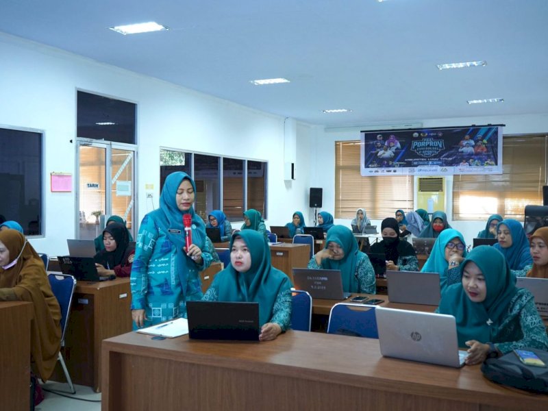 TP PKK Kabupaten Luwu Timur menggelar pelatihan Aplikasi Sistem Informasi Manajemen PKK (SIM PKK) bagi para operator PKK se-Kabupaten Lutim di Aula Media Center Dinas Kominfo-SP, Selasa (16/9/2025). @Jejakfakta/dok. Istimewa 