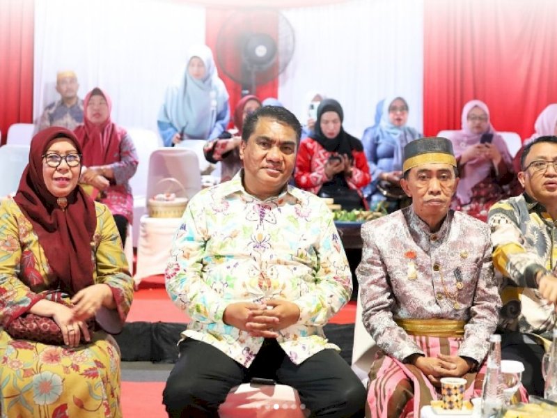 Kepala Dinas PPKB Kota Makassar menghadiri acara puncak Festival Bulan Budaya Kota Makassar di Museum Kota Makassar pada Kamis malam (14/8/2025). @jejakfaktacom/DPPKB Kota Makassar