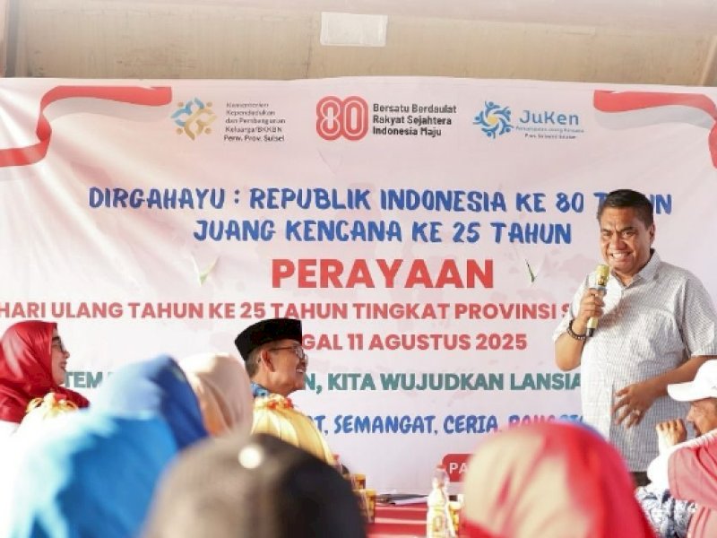Kepala Dinas PPKB Kota Makassar menghadiri perayaan 25 Tahun Juang Kencana Tingkat Provinsi Sulawesi Selatan di Pantai Bosowa Makassar. @jejakfaktacom/DPPKB Kota Makassar