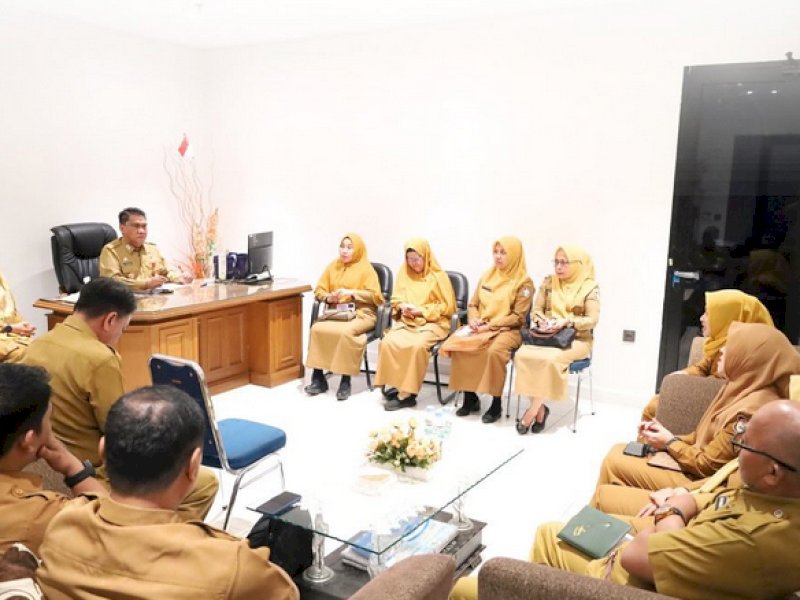Rapat Koordinasi Evaluasi Kinerja DPPKB Kota Makassar di Ruang Kepala Dinas PP dan KB Kota Makassar, Senin (8/9/2025). @jejakfaktacom/DPPKB Kota Makassar