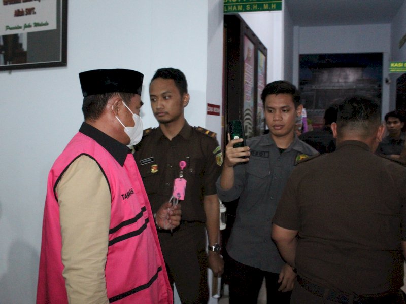 Kejari Parepare menetapkan HM, mantan anggota DPRD Kota Parepare periode 2019&ndash;2024, sebagai tersangka kasus dugaan korupsi pengadaan dan penyaluran bantuan ternak sapi. @Jejakfakta/Istimewa