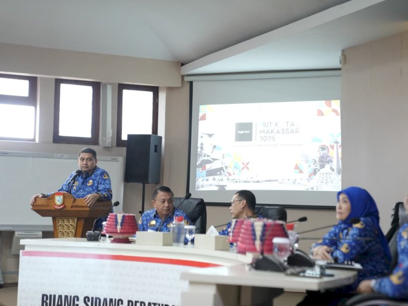 Wali Kota Makassar, Munafri Arifuddin, saat memimpin Rapat koordinasi persiapan Perayaan Hari Ulang Tahun (HUT) ke-418 Kota Makassar tahun 2025 di ruang Sipakalebbi, Balai Kota Makassar, Jumat (17/10/2025). @Jejakfakta/dok. Humas Pemkot Makassar