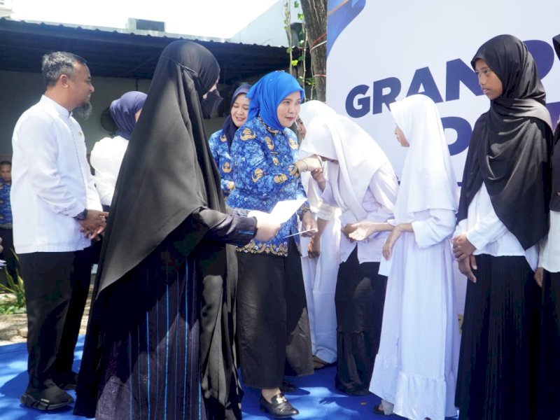 Wakil Wali Kota Makassar, Aliyah Mustika Ilham,  saat menghadiri soft launching dan peresmian dapur program tersebut, di Dapur Losari 99, kawasan Centre Point of Indonesia (CPI), Kelurahan Maccini Sombala, Kecamatan Tamalate, Jumat (17/10/2025). @Jejakfakta/dok. Humas Pemkot Makassar