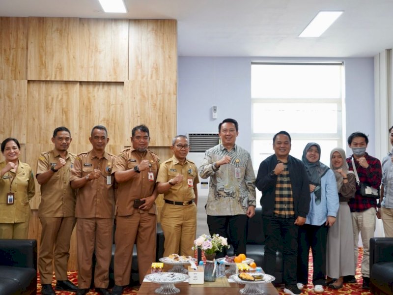 Sekretaris Daerah (Sekda) Kabupaten Luwu Timur, H. Bahri Suli menerima kunjungan kerja dari Tim Badan Pemeriksa Keuangan (BPK) Provinsi Sulawesi Selatan dalam rangka diskusi audit kinerja, Selasa (16/09/2025). @Jejakfakta/dok. Istimewa