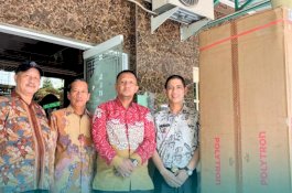 Camat Tamalanrea Terima Bantuan AC dari Wali Kota Makassar untuk Masjid Jabal Nur