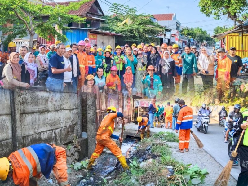 Pemerintah Kecamatan Tamalanrea melaksanakan kegiatan Jumat Bersih, di wilayah Kelurahan Parangloe, Jumat (10/10/2025). @jejakfaktacom/dok. Kec. Tamalanrea