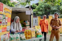 Pastikan Berjalan Lancar, Seklur Buntusu Tinjau Gerakan Pangan Murah Bulog