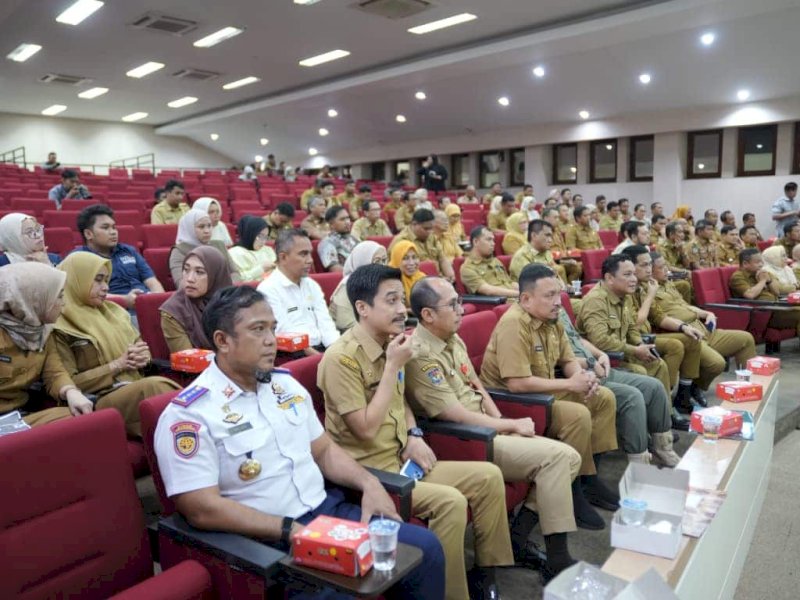 Kepala Dinas Perhubungan (Dishub) Kota Makassar menghadiri rapat koordinasi pemantapan Hari Ulang Tahun (HUT) ke-418 Kota Makassar yang digelar di Ruang Rapat Sipakatau, Lantai 2 Kantor Balai Kota Makassar, Selasa (21/10/2025). @Jejakfakta/dok. Istimewa