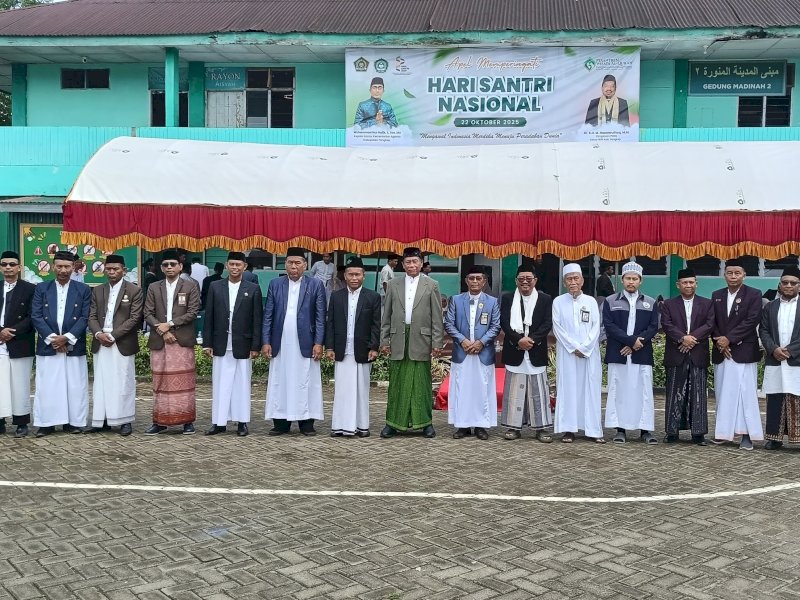 Peringatan Hari Santri Nasional (HSN) 2025 yang digelar oleh Forum Komunikasi Pondok Pesantren (FKPP) Kabupaten Pangkep. @jejakfaktacom/Humas Pemda Pangkep