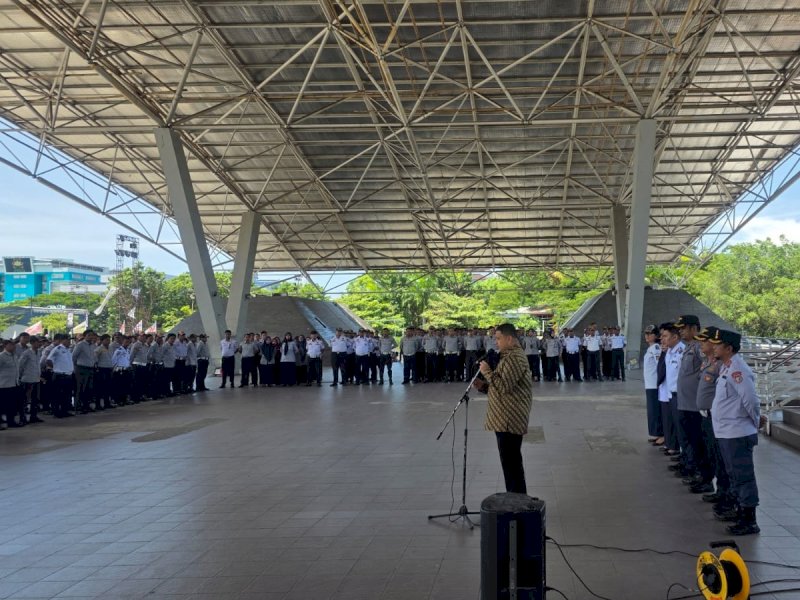  Kepala Dinas Perhubungan (Dishub) Kota Makassar, Muhammad Rheza, menghadiri apel siaga jajaran Dishub yang dipimpin langsung oleh Wali Kota Makassar, Munafri Arifuddin, di Lapangan Karebosi, Kamis (23/10/2025). @Jejakfakta/dok. Istimewa