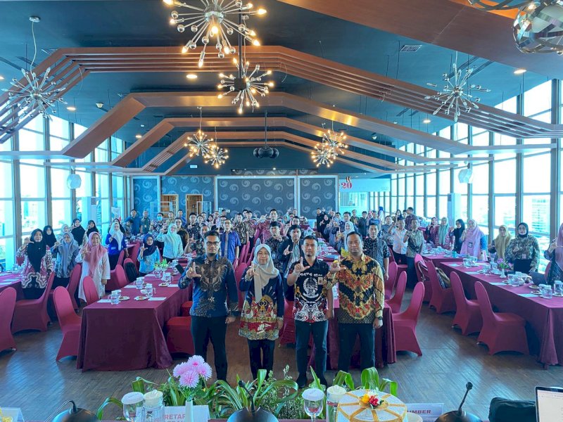 Pemerintah Kota Makassar melalui Dinas Komunikasi dan Informatika (Kominfo) menggelar Bimbingan Teknis Penyusunan Arsitektur Sistem Informasi dan Arsitektur SPBE di Aston Hotel Makassar, Kamis (23/10/2025). @Jejakfakta/dok. Diskominfo Makassar