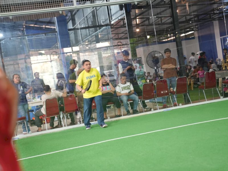 Wali Kota Makassar, Munafri Arifuddin, saat membuka secara resmi kegiatan Himpunan Pengusaha Muda Indonesia (HIPMI) Sulawesi Selatan (Sulsel) Sport Cup 2025 di Lapangan Vaan Padel, Sabtu (25/10/2025). @Jejakfakta/dok. Humas Pemkot Makassar