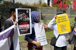 KAJ Sulsel Gelar Aksi Solidaritas Tolak Upaya Pembungkaman Pers Terkait Gugatan Mentan ke Tempo