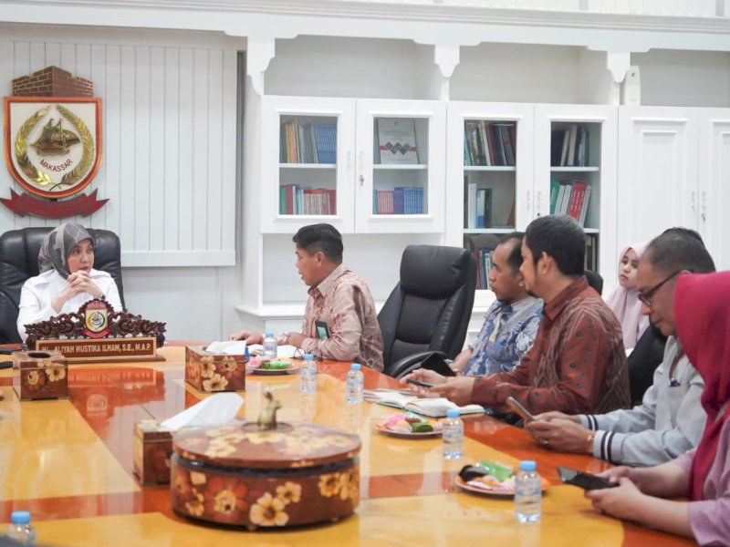 Wakil Wali Kota Makassar, Aliyah Mustika Ilham, menerima audiensi dari jajaran Politeknik Kesehatan (Poltekkes) Kemenkes Makassar di Ruang Wakil Wali Kota, Kantor Wali Kota Makassar, Rabu (5/11/2025). @Jejakfakta/dok. Humas Pemkot Makassar