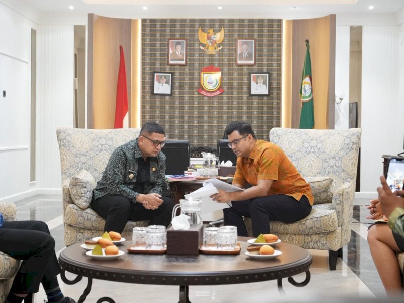 Pertemuan antara Wali Kota Makassar, Munafri Arifuddin, dengan Dr. Shashank Vikram, Consul General of India Bali, di Balai Kota Makassar, Kamis (13/11/2025). @Jejakfakta/dok. Humas Pemkot Makassar
