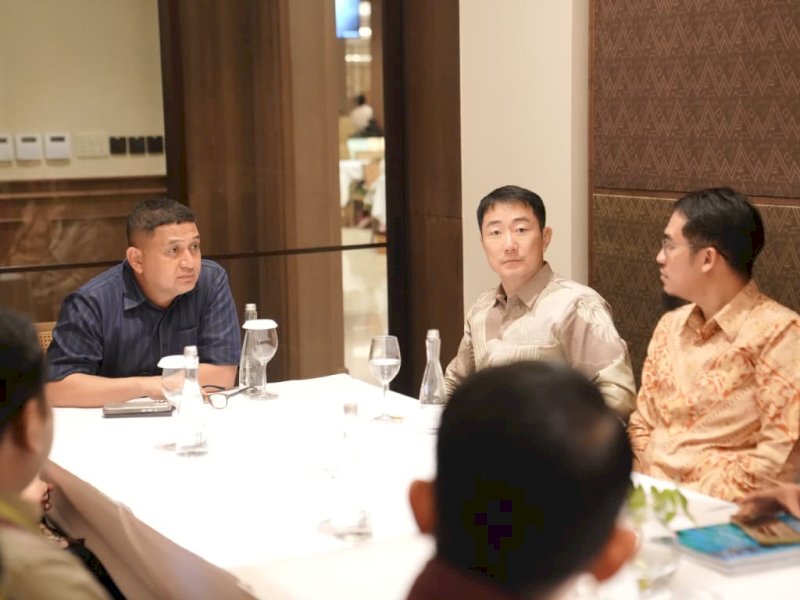 Wali Kota Makassar, Munafri Arifuddin, saat menjamu  Feliks Gao, perwakilan Asia Pacific Geraldton (Singapore), di Makassar, Kamis (13/11/2024). @Jejakfakta/dok. Humas Pemkot Makassar