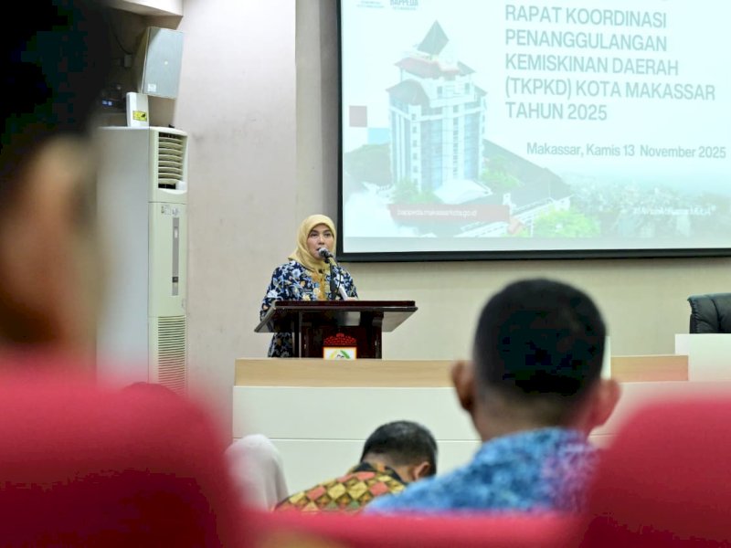 Wakil Wali Kota Makassar, Aliyah Mustika Ilham, saat Rapat Koordinasi Tim Penanggulangan Kemiskinan Daerah (TKPKD) Kota Makassar yang diselenggarakan oleh Badan Perencanaan Pembangunan Daerah (Bappeda) Kota Makassar, Kamis (13/11/2025). @Jejakfakta/dok. Humas Pemkot Makassar