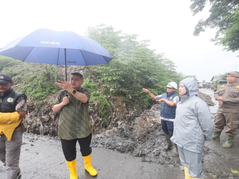 Wali Kota Makassar, Munafri Arifuddin, saat menyambangi Tempat Pembuangan Akhir (TPA) Antang di Kecamatan Manggala, Kamis (13/11/2025) pukul 07.30 wita, untuk memastikan sistem pengelolaan sampah berjalan optimal. @Jejakfakta/dok. Humas Pemkot Makassar