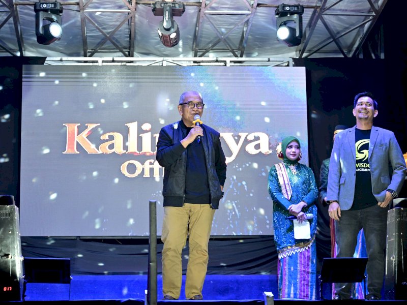 IAS Buka Launching Single Perdana Kalimaya Official, di Warkop Maharani, Jumat (14/11/2025). @jejakfaktacom/Reza