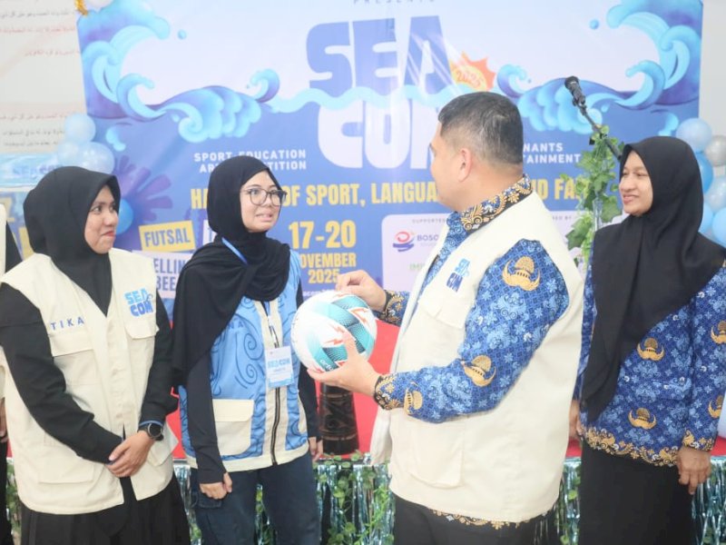 Wali Kota Makassar, Munafri Arifuddin, saat menghadiri pembukaan kegiatan Sport, Education, and Art (SEA) Competition 2025 yang dilaksanakan oleh Bosowa School di Jalan Lanto Dg. Pasewang, Makassar, Senin (17/11/2025). @Jejakfakta/dok. Humas Pemkot Makassar