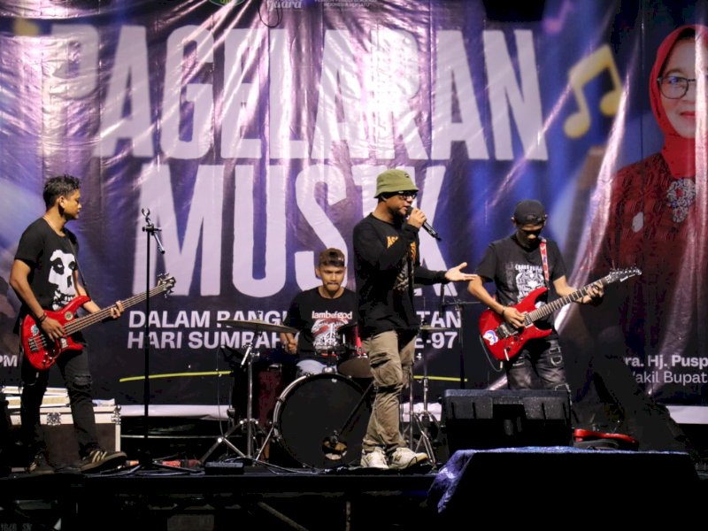Pemerintah Kabupaten Luwu Timur menggelar Pagelaran Musik dalam rangka memperingati Hari Sumpah Pemuda ke-97, di Andi Nyiwi Park, Malili, Sabtu malam (25/10/2025). @Jejakfakta/dok. Istimewa