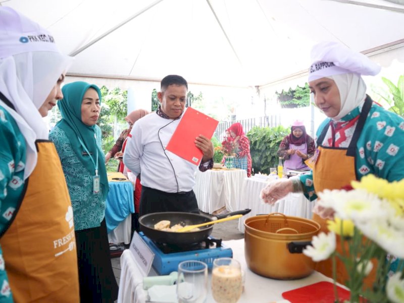 TP PKK Kota Makassar menggelar Lomba Masak Serba Ikan yang diikuti para kader TP PKK kecamatan se-Kota Makassar di Gedung Kantor PKK, Kamis (20/11/2025). @Jejakfakta/dok. Humas Pemkot Makassar