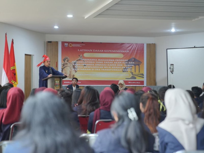 Wali Kota Makassar, Munafri Arifuddin, saat menghadiri  Stadium General pada rangkaian Latihan Dasar Kepemimpinan (LDK) yang digelar oleh BEM Fakultas Hukum Unibos di Jl. Urip Sumoharjo Makassar, Jumat (21/11/2025). @Jejakfakta/dok. Humas Pemkot Makassar