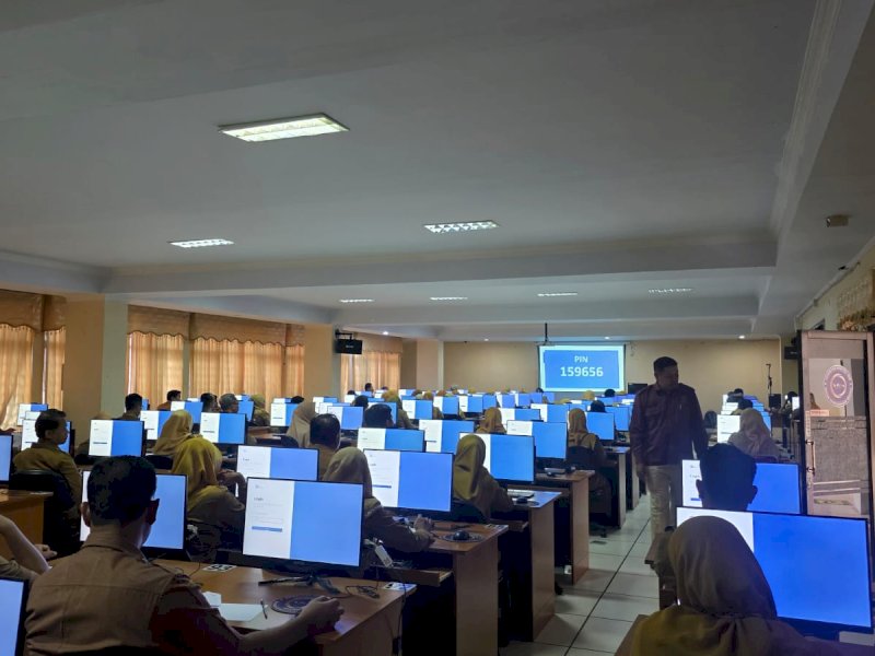 Sebanyak 500 BCKS SD dan SMP di Kota Makassar mengikuti uji kompetensi (UK) di Kantor Regional IV BKN Makassar, Jalan Paccerakkang, Senin&ndash;Selasa, 24&ndash;25 November 2025. @Jejakfakta/dok. Humas Pemkot Makassar