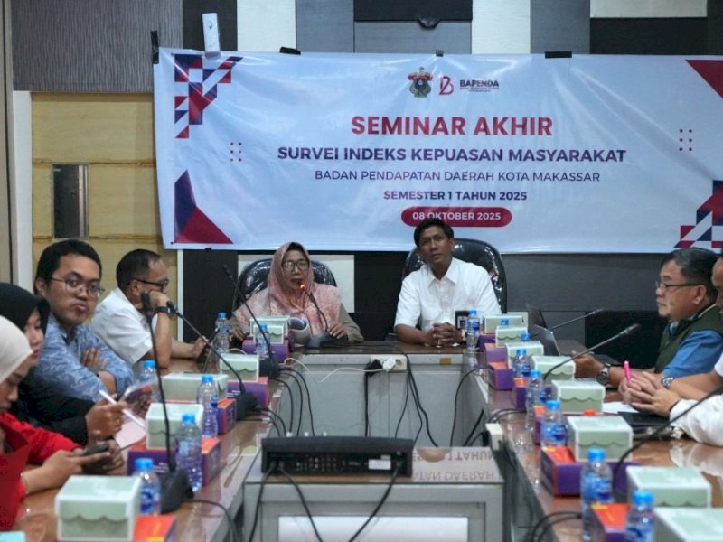 Badan Pendapatan Daerah (Bapenda) Kota Makassar memaparkan hasil Survei Indeks Kepuasan Masyarakat (IKM) melalui seminar akhir yang digelar di Kantor Bapenda, Jalan Urip Sumoharjo, Rabu (8/10/2025). @Jejakfakta/dok. Istimewa