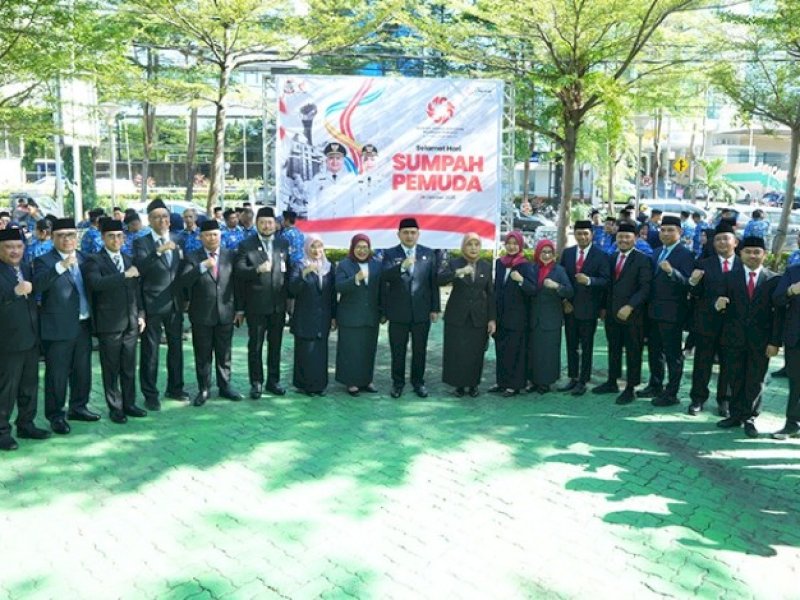 Kepala Badan Pendapatan Daerah (Bapenda) Kota Makassar, Andi Asminullah, menghadiri Upacara Peringatan Hari Sumpah Pemuda ke-97 Tahun 2025 yang digelar di Halaman Balai Kota Makassar, Selasa (28/10/2025). @Jejakfakta/dok. Istimewa