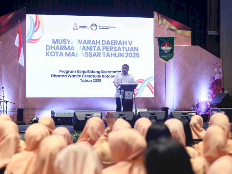 Wali Kota Makassar, Munafri Arifuddin, saat memberikan sambutan pada Musyawarah Kota (Muskot) V Dharma Wanita Persatuan (DWP) Kota Makassar di Hotel Claro Makassar, Rabu (3/12/2025). @Jejakfakta/dok. Humas Pemkot Makassar