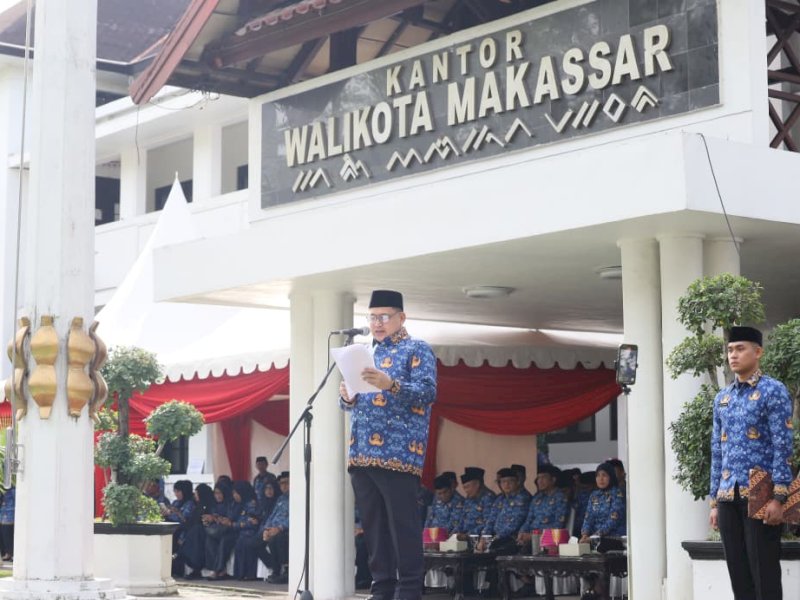 Wali Kota Makassar, Munafri Arifuddin, hadir sebagai pembina upacara pada peringatan Hari Ulang Tahun ke-54 Korps Pegawai Republik Indonesia (KORPRI) Tahun 2025, di halaman Kantor Balai Kota Makassar, Senin (1/12/2025). @Jejakfakta/dok. Humas Pemkot Makassar