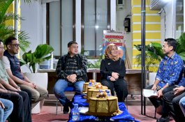 Sidak Malam, Appi&ndash;Aliyah Pastikan Pemilihan RT/RW Aman, Jujur, dan Tanpa Kubu-Kubuan